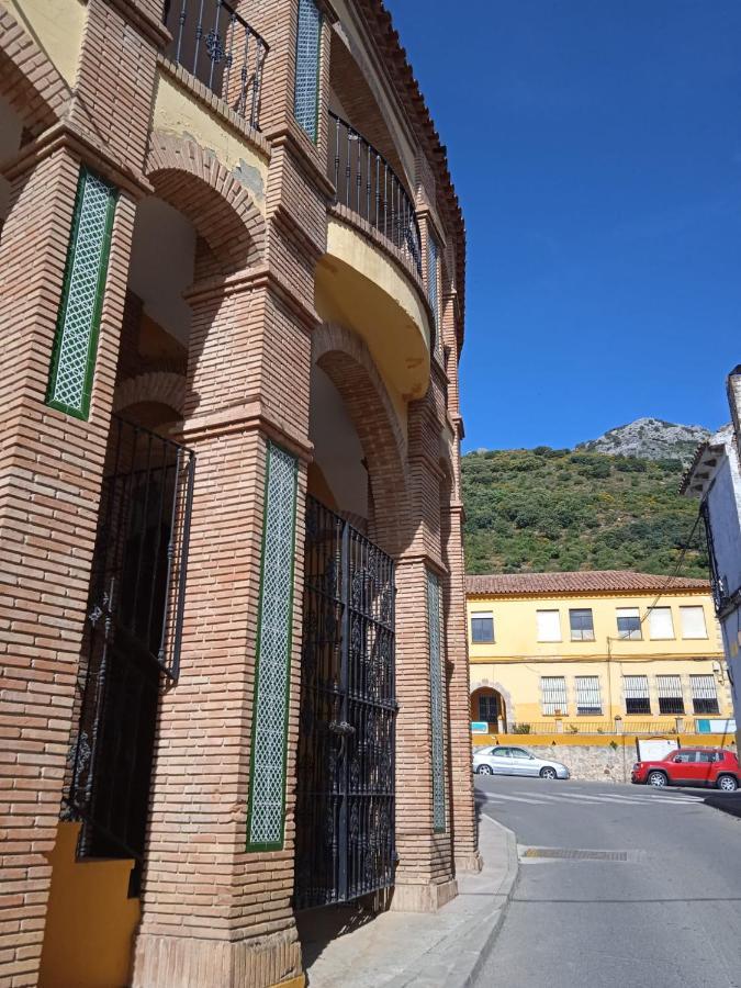 Pension La Sierra Cortes de la Frontera Exterior foto